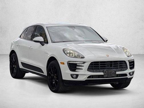 White 2017 Porsche Macan Base
