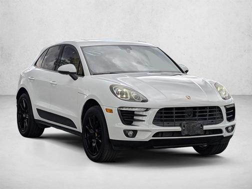 White 2017 Porsche Macan Base