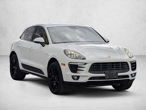 White 2017 Porsche Macan Base