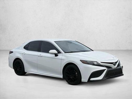 White 2022 Toyota Camry SE