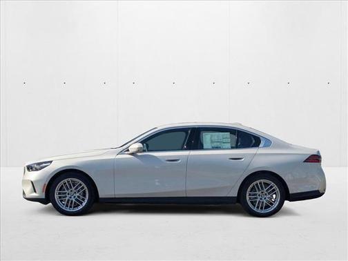 2025 BMW 530 i xDrive