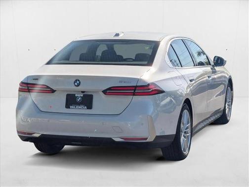 2025 BMW 530 i xDrive