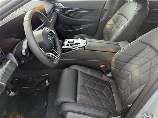 2025 BMW i5 M60