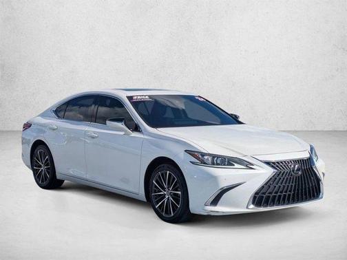 Eminent White Pearl 2024 Lexus ES 300h