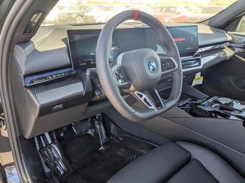 2025 BMW i5 M60