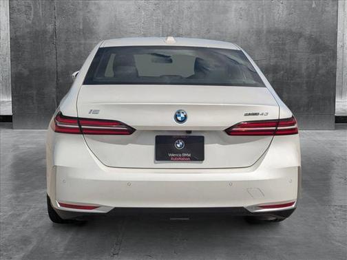 2025 BMW i5 eDrive40