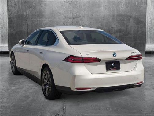 2025 BMW i5 eDrive40