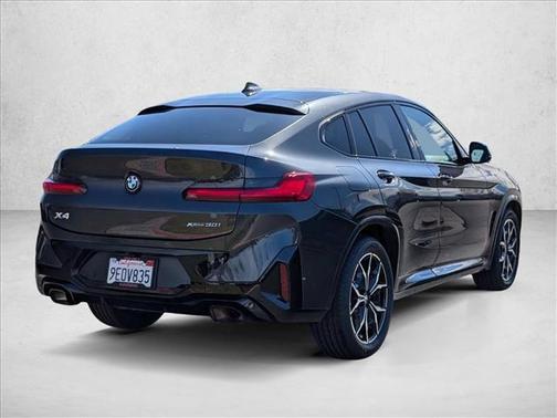 2023 BMW X4 xDrive30i