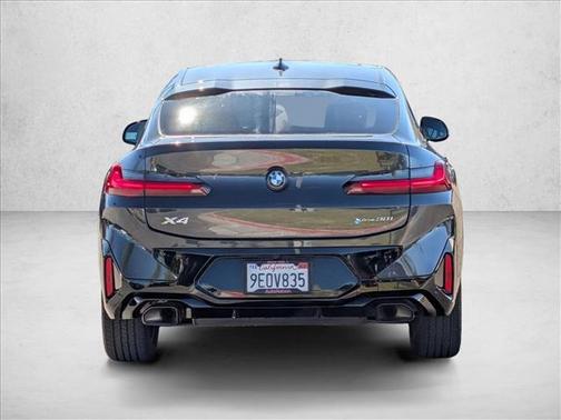 2023 BMW X4 xDrive30i