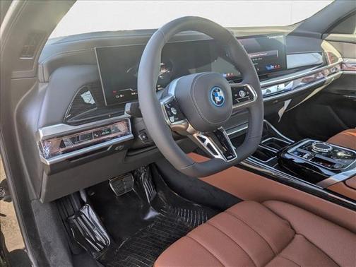 2025 BMW 740 i xDrive