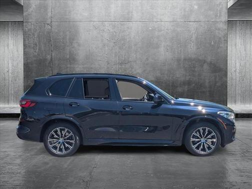 2022 BMW X5 M50i
