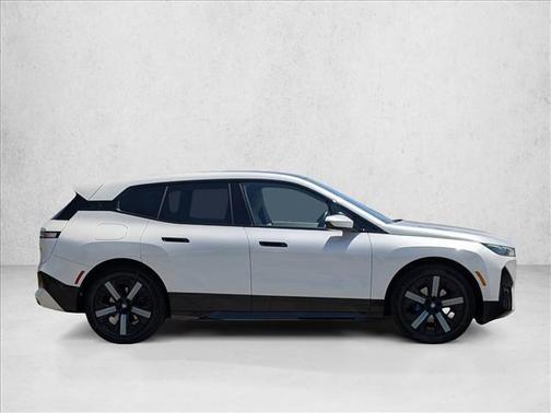 Mineral White Metallic 2024 BMW iX xDrive50