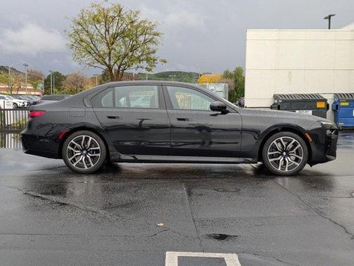 2024 BMW 740 i