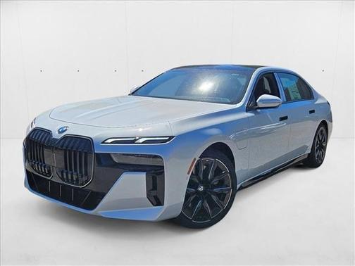 2026 BMW 750e xDrive