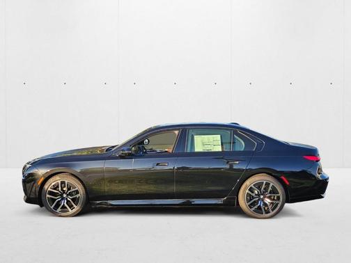 Black Sapphire Metallic 2025 BMW i7 xDrive60