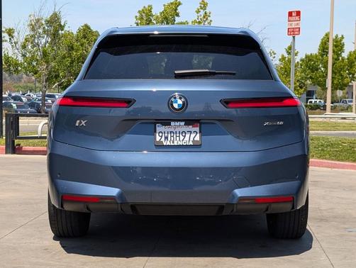 Arctic Race Blue Metallic 2026 BMW iX xDrive60