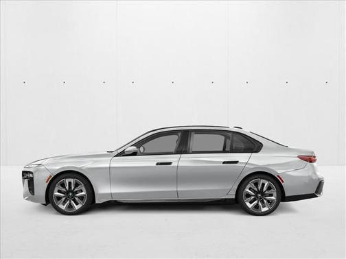 2025 BMW 740 i