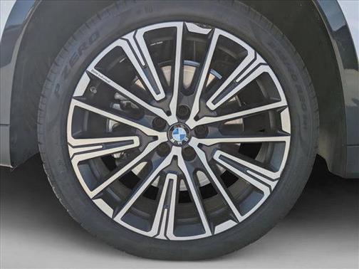 Alpine White 2024 BMW X1 xDrive28i