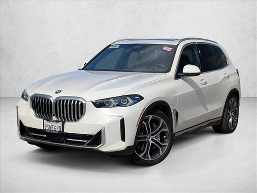 Alpine White 2025 BMW X5 PHEV xDrive50e