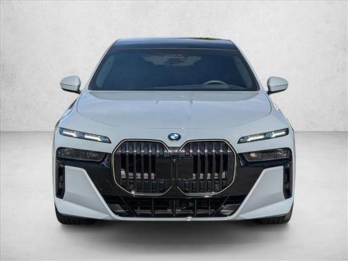 2025 BMW 760 760i xDrive