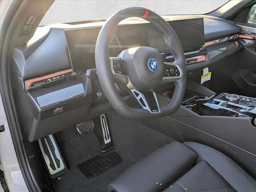 2025 BMW i5 M60