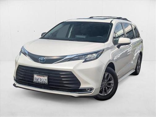 2021 Toyota Sienna XLE