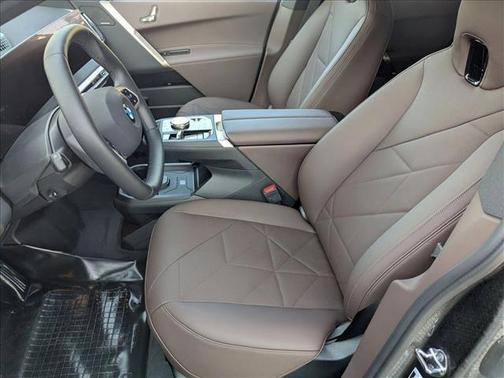 2026 BMW iX xDrive60