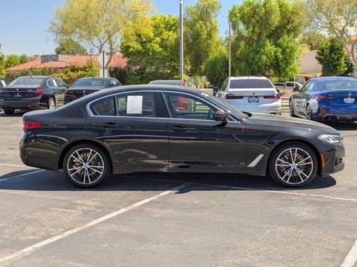 2022 BMW 530 i