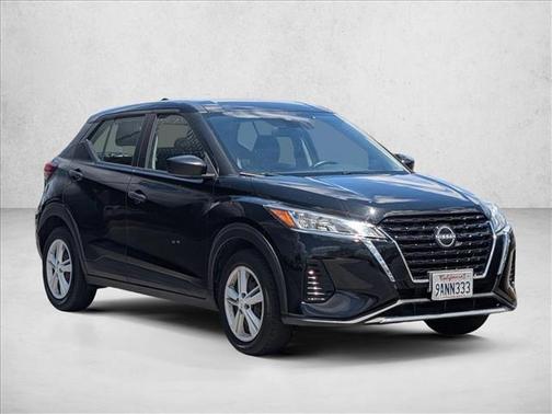 Super Black 2022 Nissan Kicks S