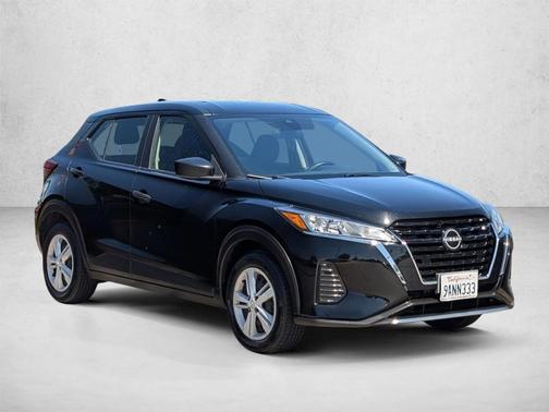 Super Black 2022 Nissan Kicks S