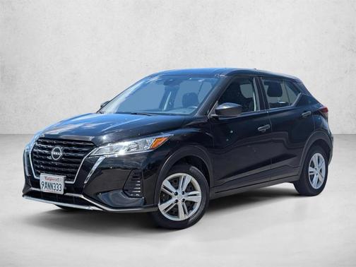 Super Black 2022 Nissan Kicks S