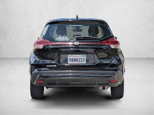 Super Black 2022 Nissan Kicks S