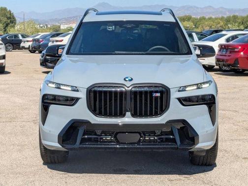 2026 BMW X7 M60i