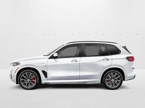 Alpine White 2026 BMW X5 PHEV xDrive50e