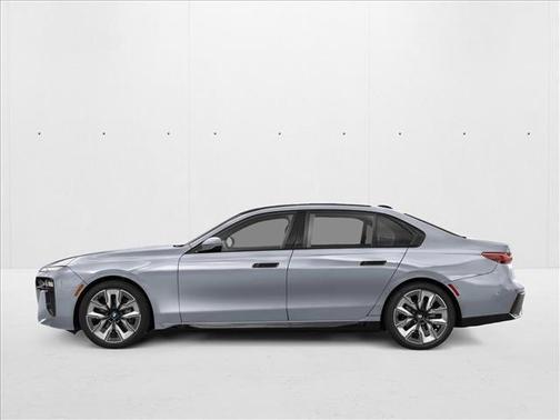 2025 BMW 740 i