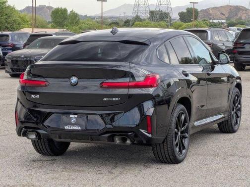 2025 BMW X4 xDrive30i
