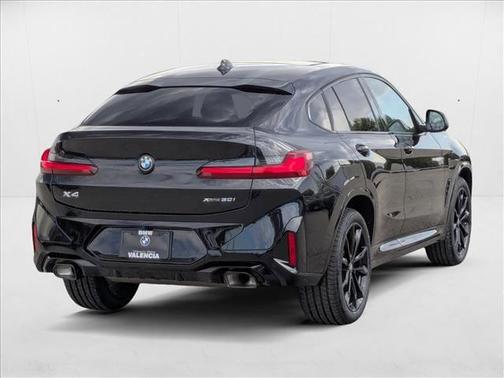 2025 BMW X4 xDrive30i
