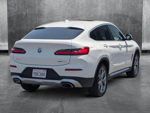 2023 BMW X4 xDrive30i