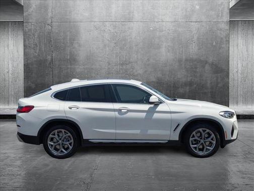 2023 BMW X4 xDrive30i