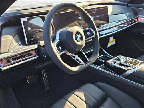 2025 BMW 760 760i xDrive