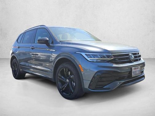 Platinum Gray Metallic 2023 Volkswagen Tiguan 2.0T SE R-Line Black