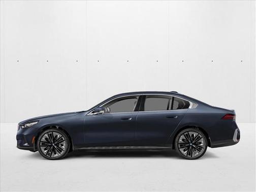 Carbon Black Metallic 2027 BMW 530 i
