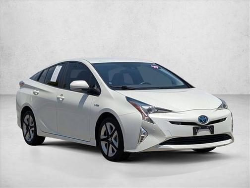 Blizzard Pearl 2017 Toyota Prius Three Touring