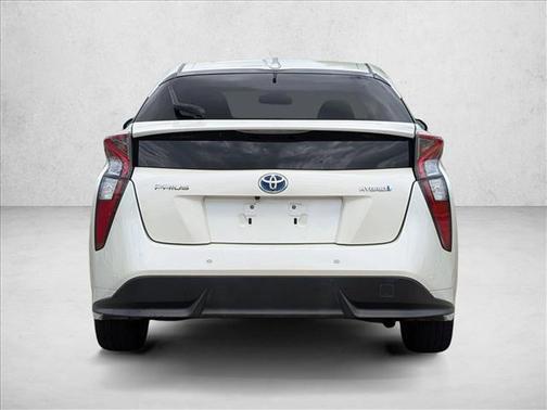 Blizzard Pearl 2017 Toyota Prius Three Touring