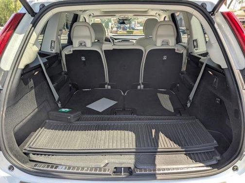 2025 Volvo XC90 Plug-In Hybrid T8 Plus 7-Seater