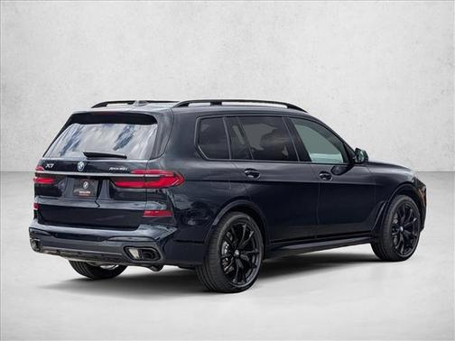 Carbon Black Metallic 2027 BMW X7 xDrive40i