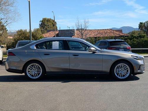 2025 BMW 530 i