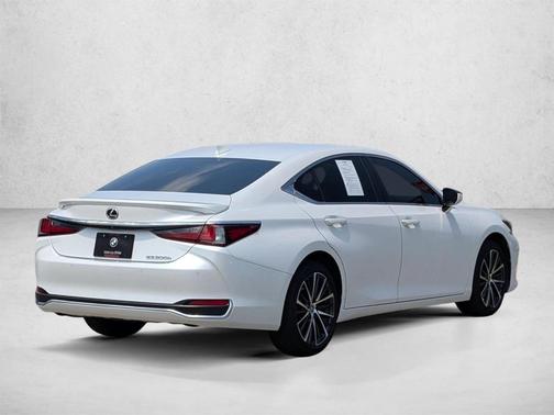 Eminent White Pearl 2025 Lexus ES 300h Base