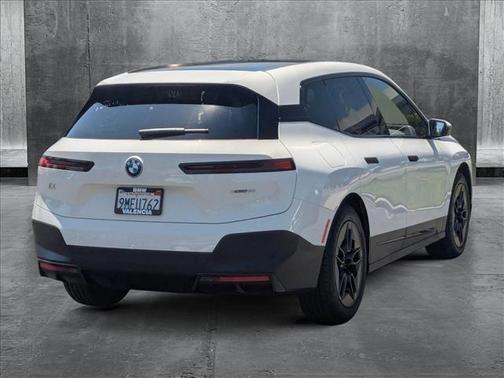 2025 BMW iX xDrive50