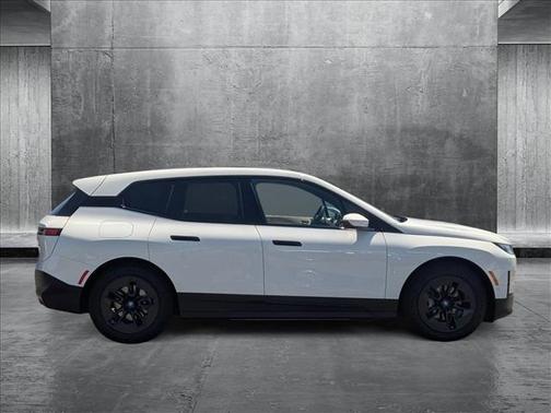 2025 BMW iX xDrive50